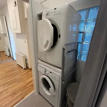 Modernes In * Грац